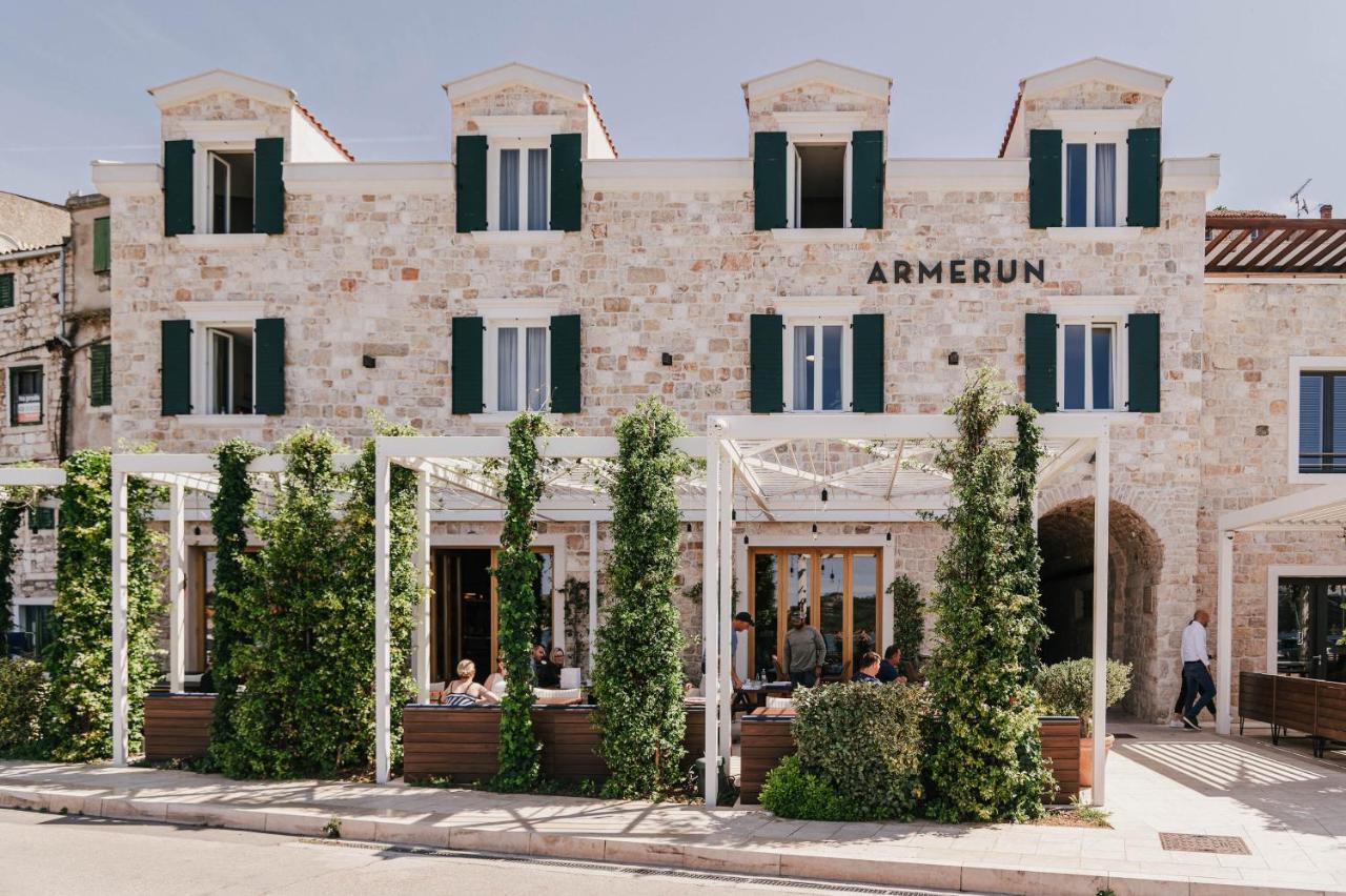 Armerun Heritage Hotel & Residences 시베니크 외부 사진