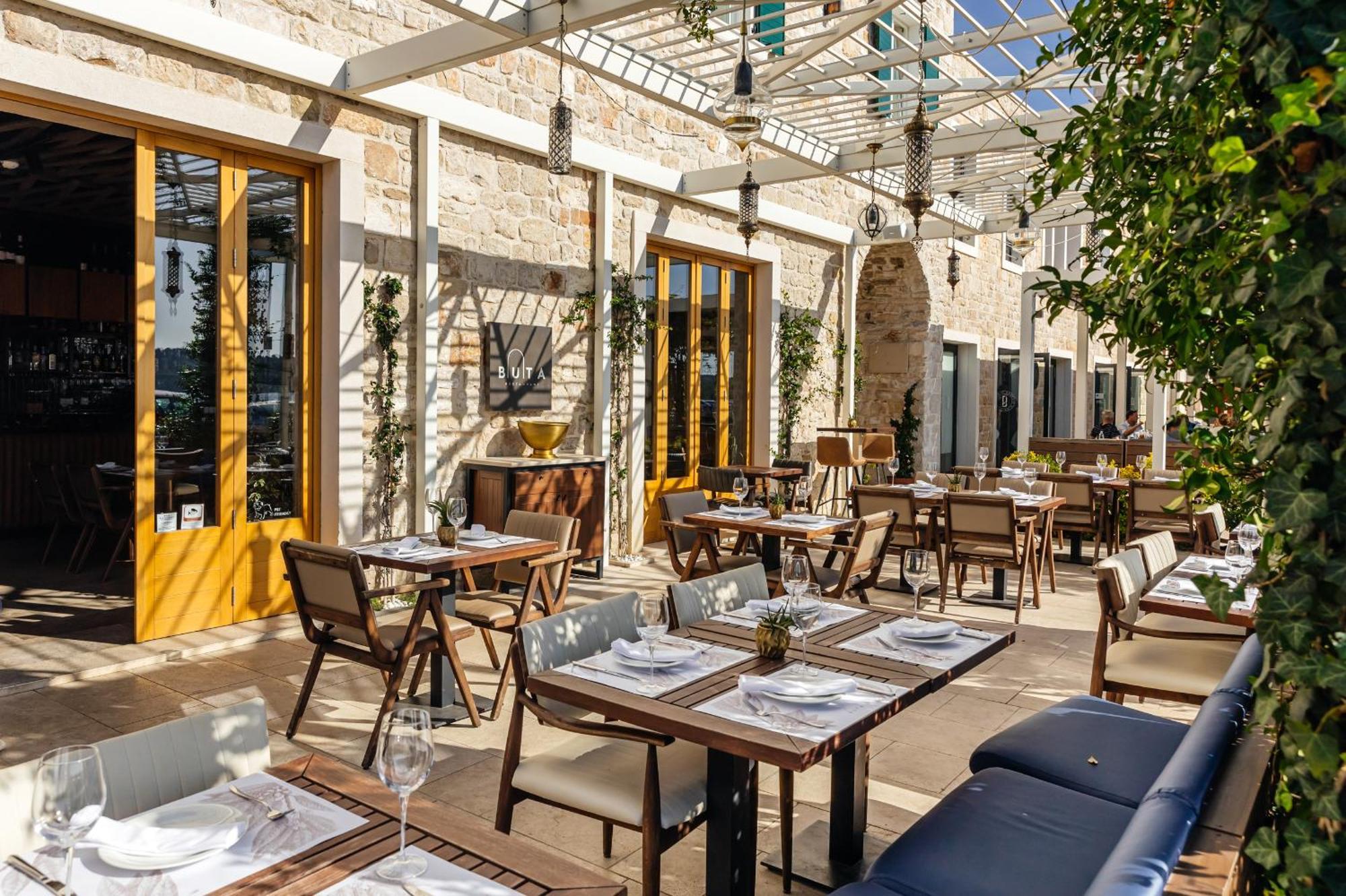 Armerun Heritage Hotel & Residences 시베니크 외부 사진