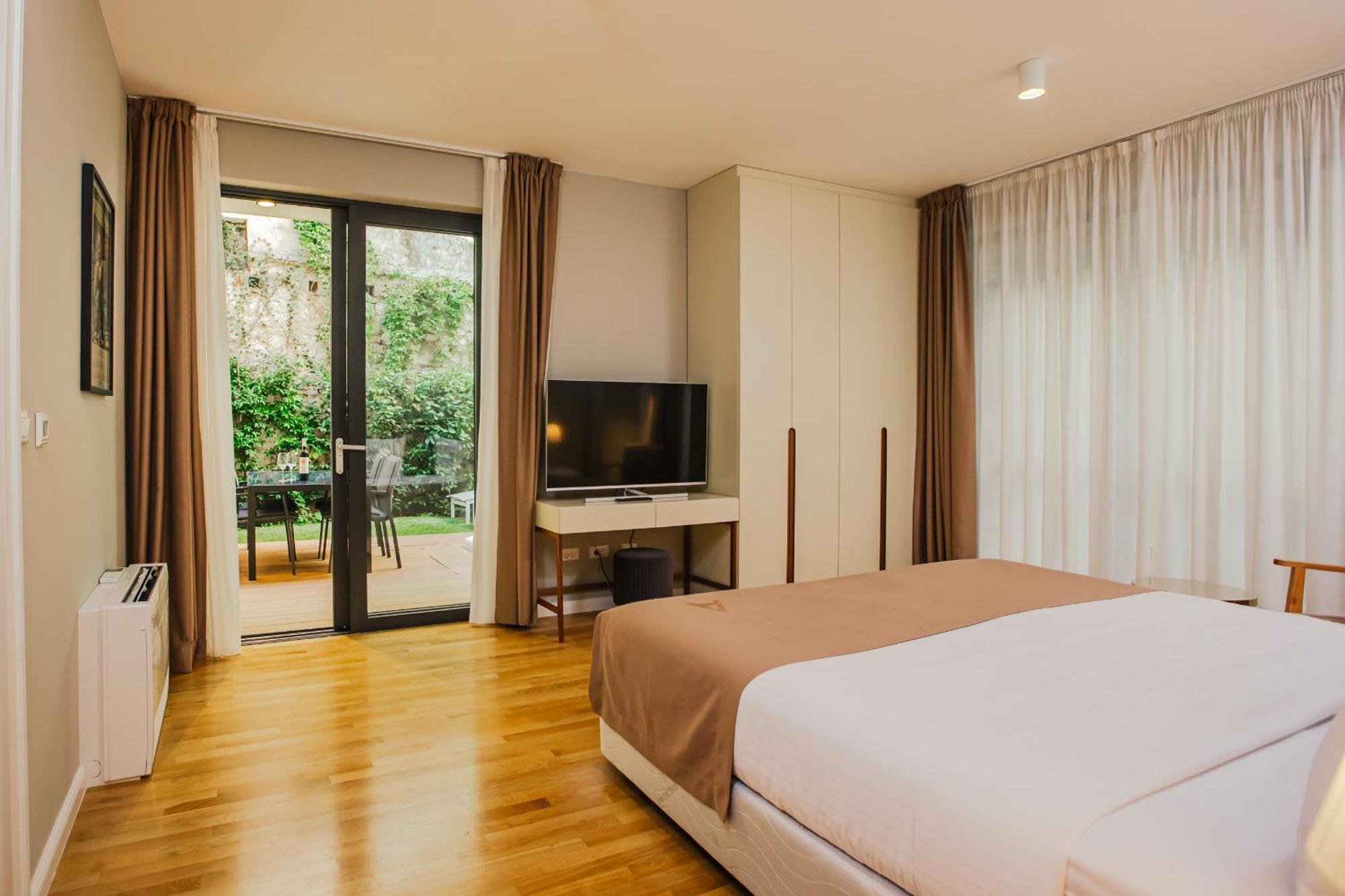 Armerun Heritage Hotel & Residences 시베니크 객실 사진