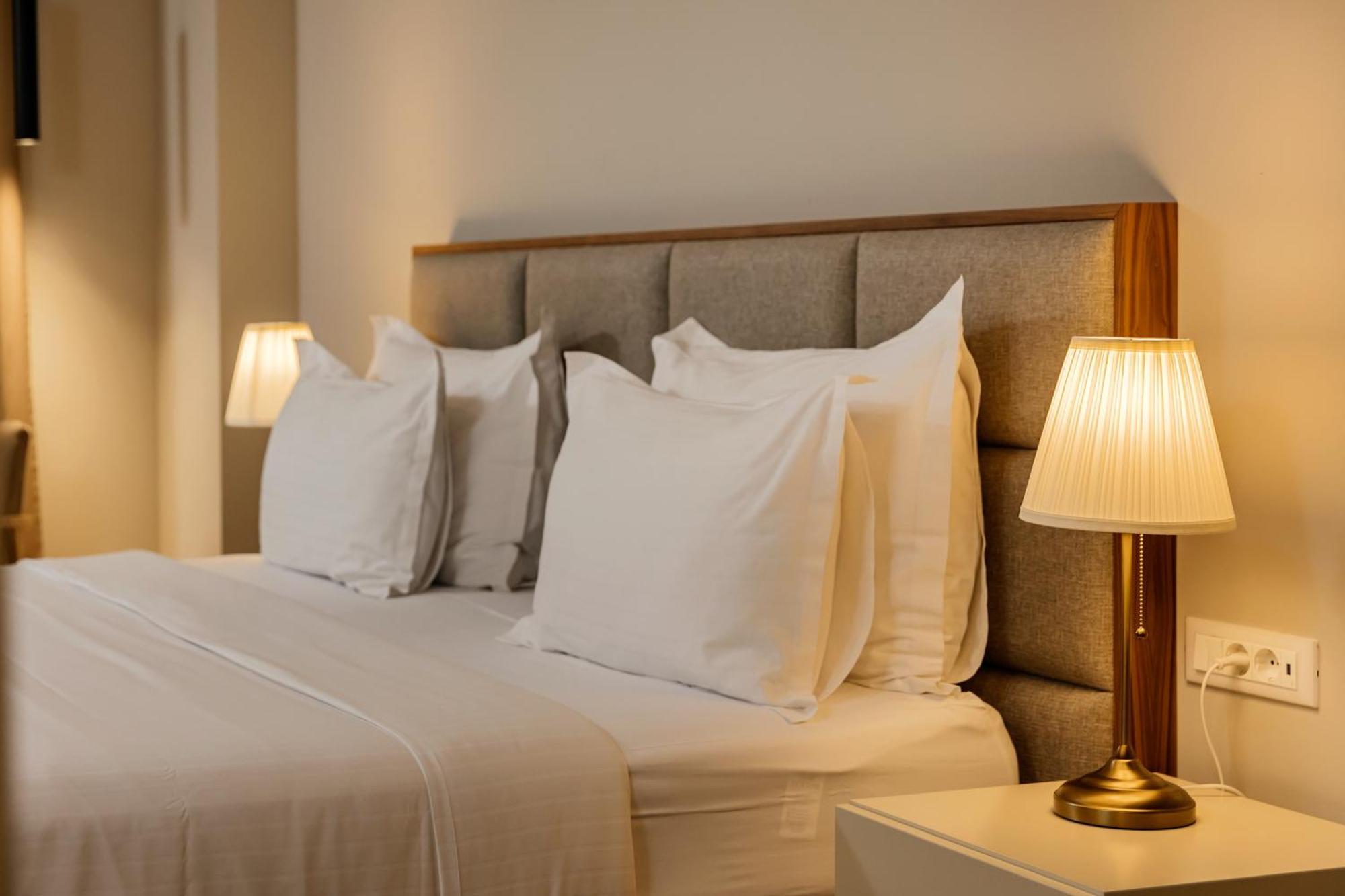 Armerun Heritage Hotel & Residences 시베니크 객실 사진