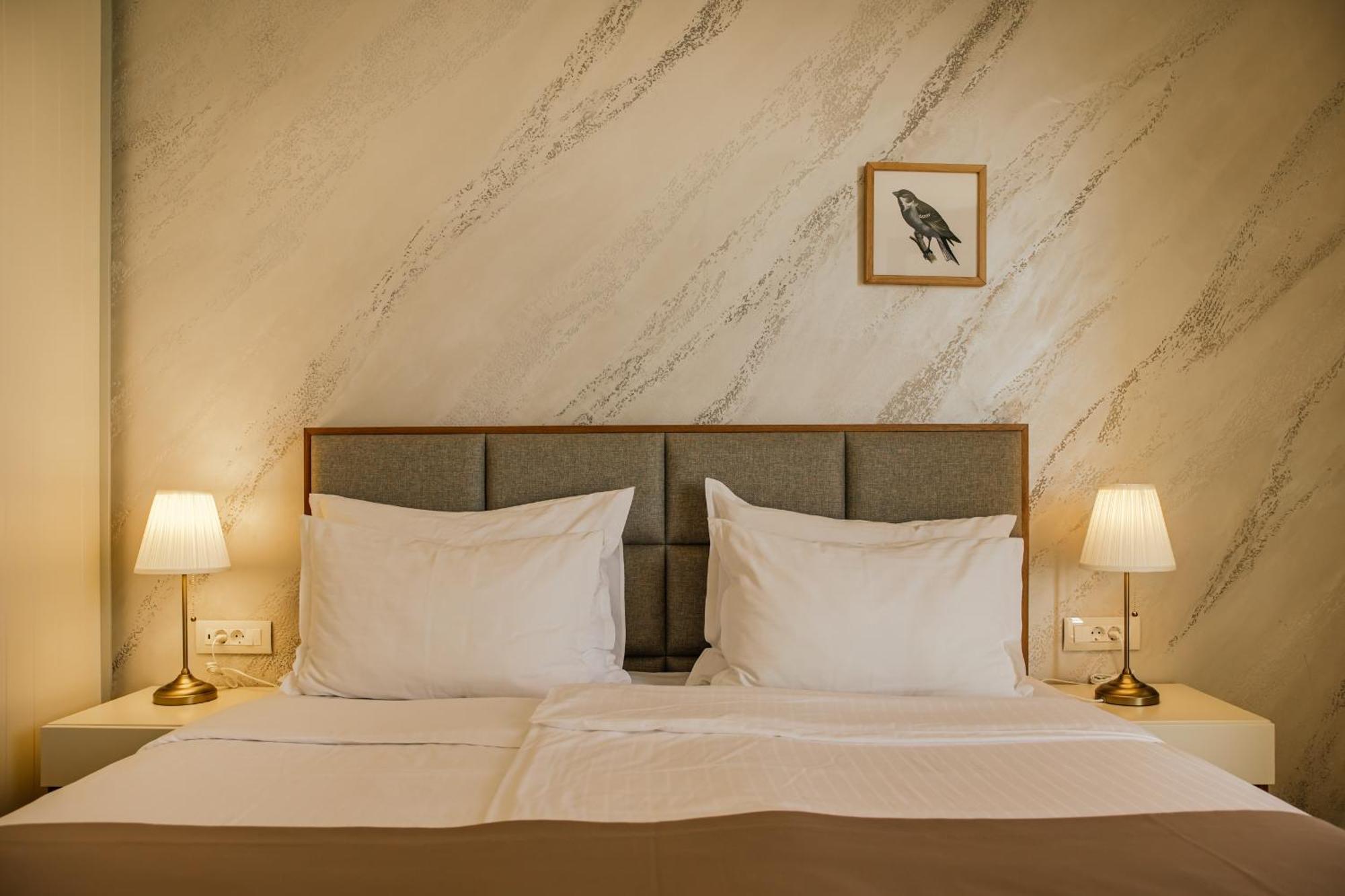 Armerun Heritage Hotel & Residences 시베니크 객실 사진