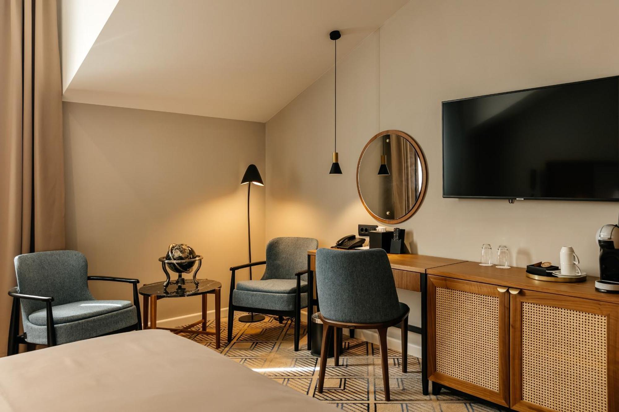 Armerun Heritage Hotel & Residences 시베니크 객실 사진