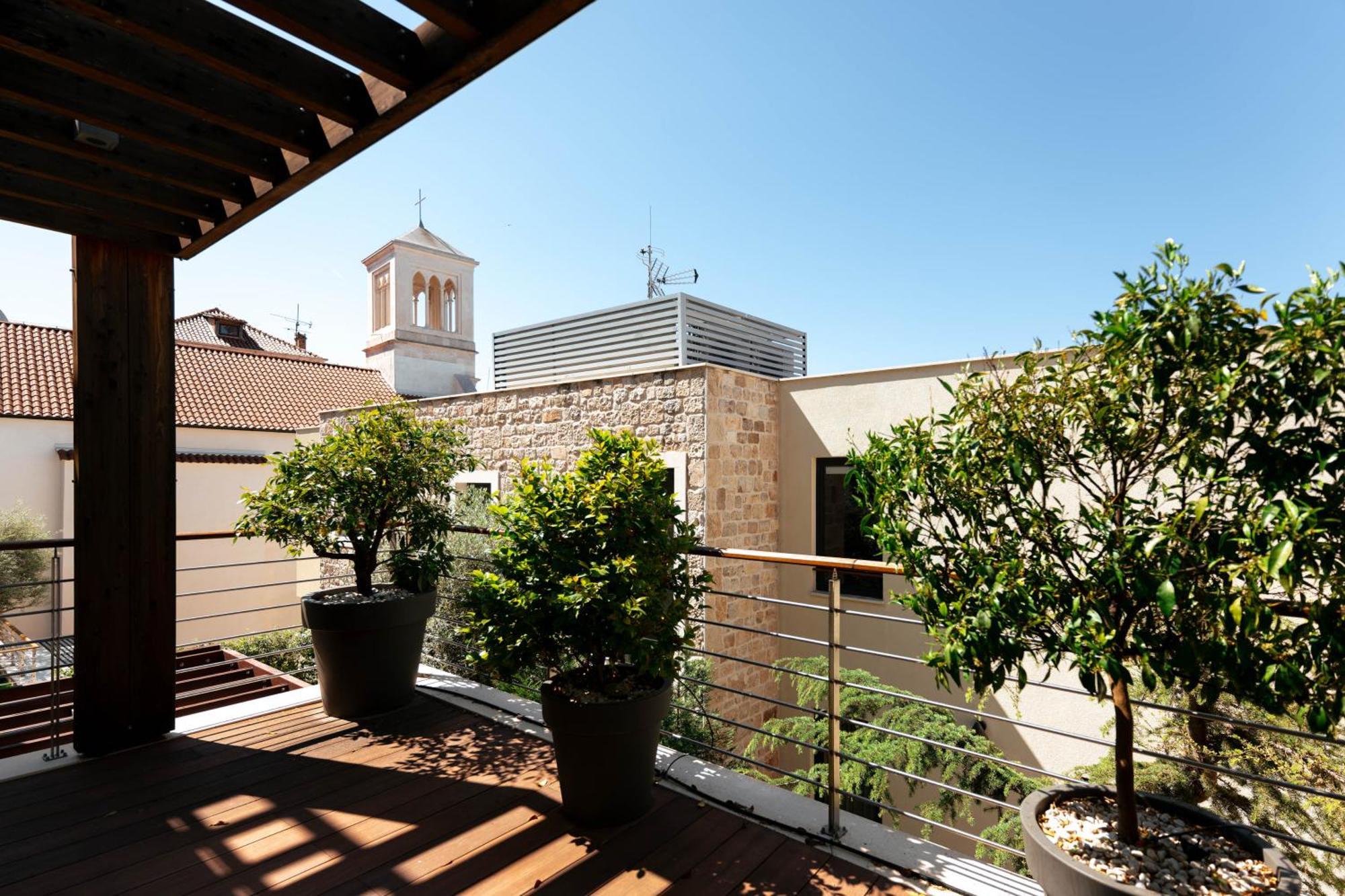 Armerun Heritage Hotel & Residences 시베니크 외부 사진
